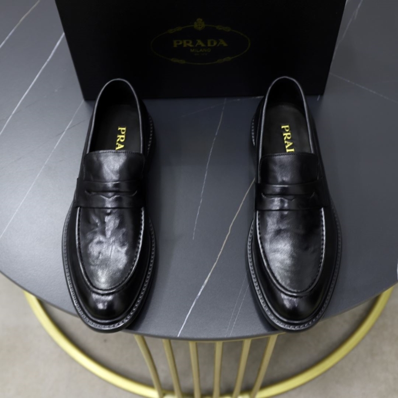 Pra*a leather shoes
